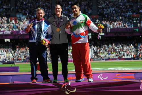 
رقابتهای پرتاب دیسک در چهاردهمین دوره بازیهای پارالمپیک لندن 
مراسم اهدا مدال برنز به فرزاد سپه‌وند
